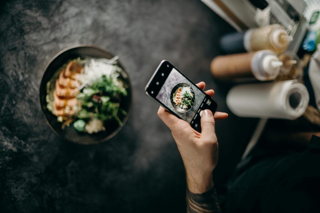 Het Delen van Lekkere Recepten op Social Media: Een Bron van Inspiratie en Verbinding