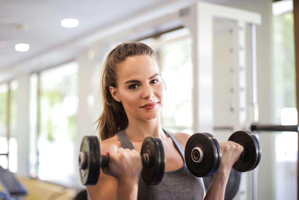 Benchpress versus Dumbbell Press: De Beste Borstoefening voor Jou?